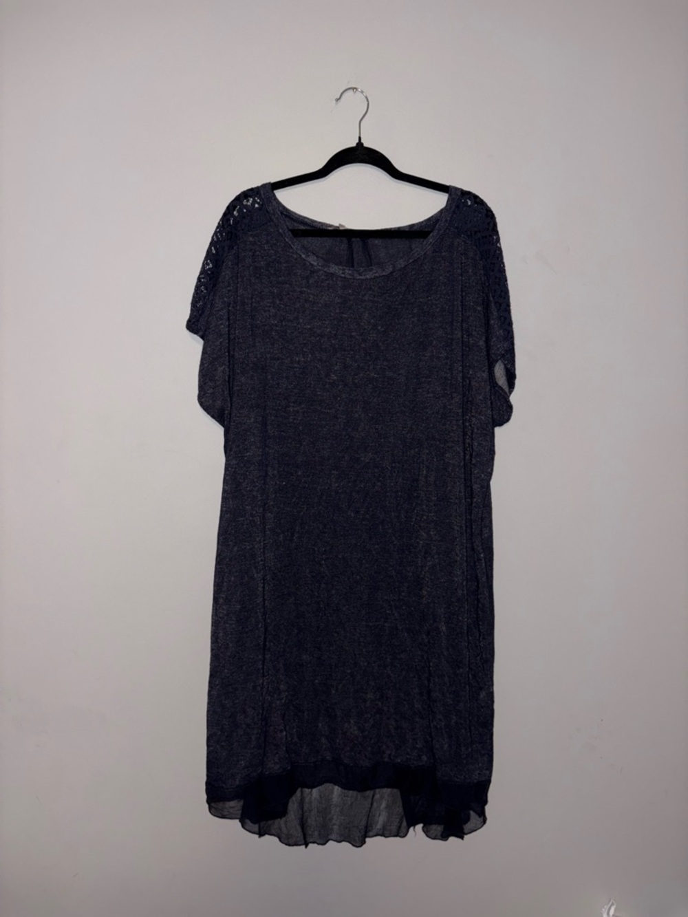 Bellambia ~ Navy Open Back Tunic Blouse